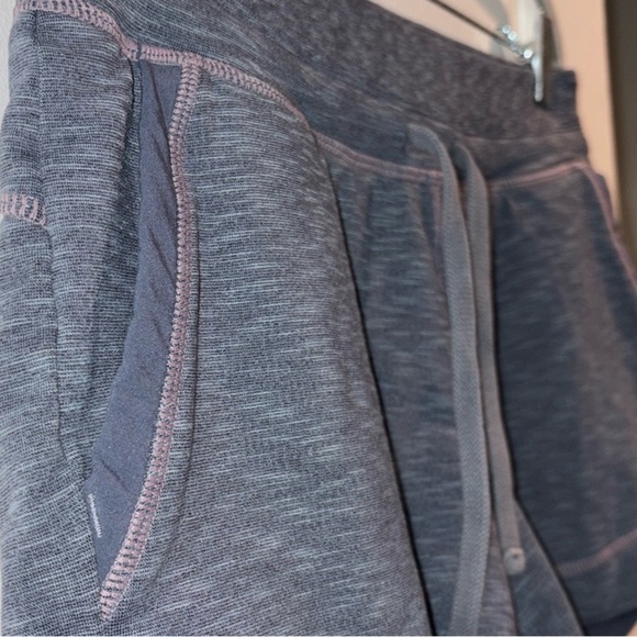 Athleta 2/$30 Knit Drawstring Shorts Size XS Heather Grey / Dark Heather Grey - Picture 4 of 13
